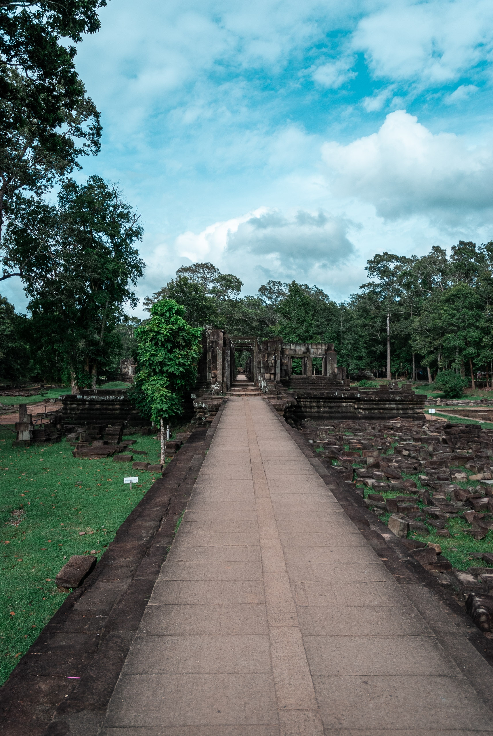 Cambodia - Angkor Wat - 2007-0626-DSC_0008_471