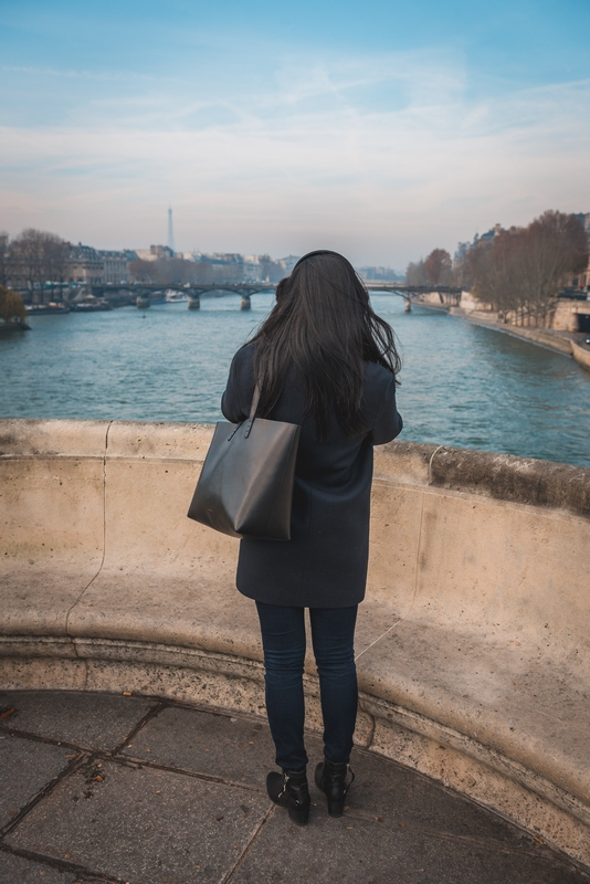 Jessica Takes a Photo of the Seine