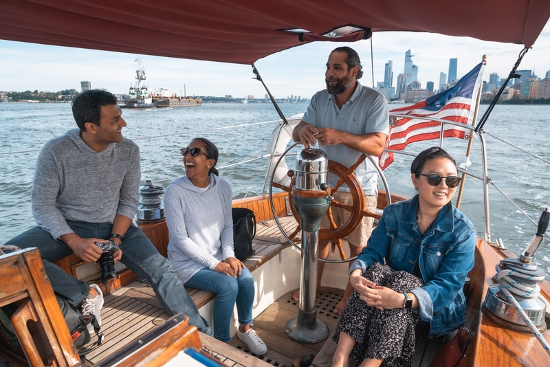 Sailing Under the Brooklyn Bridge - 2019-0901-DSC07363