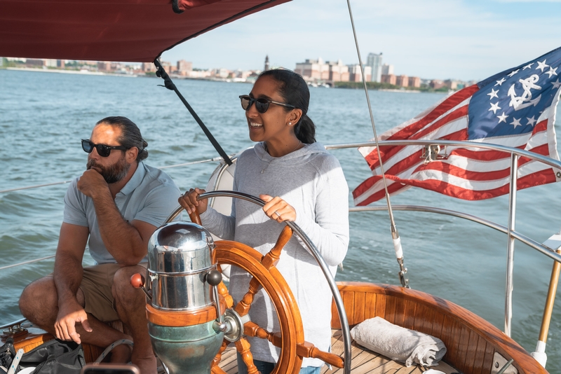 Sailing Under the Brooklyn Bridge - 2019-0901-DSC07419