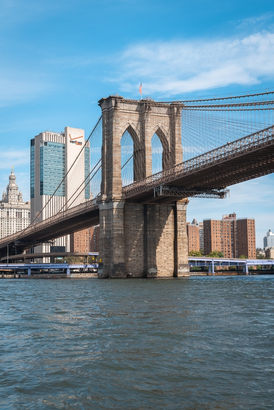 Sailing Under the Brooklyn Bridge - 2019-0901-DSC07498