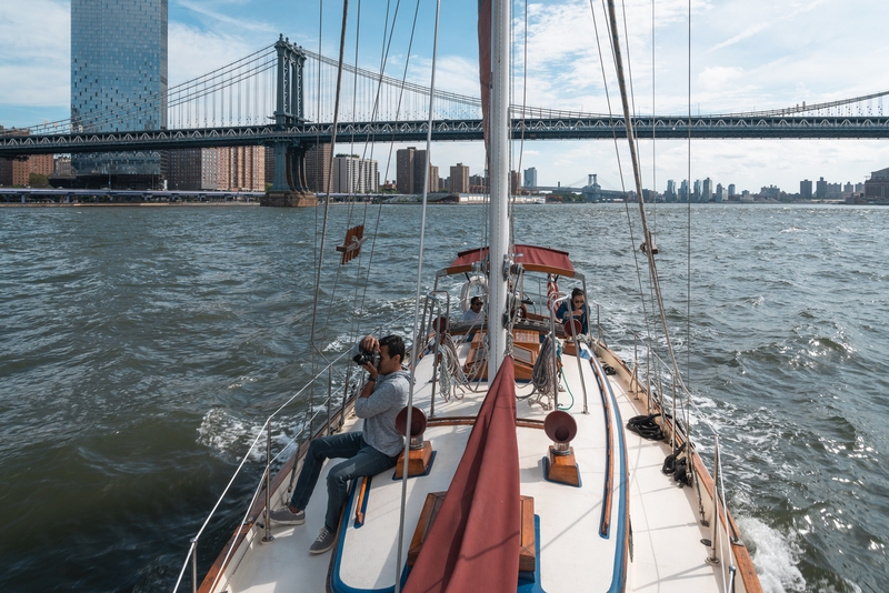 Sailing Under the Brooklyn Bridge - 2019-0901-DSC07533